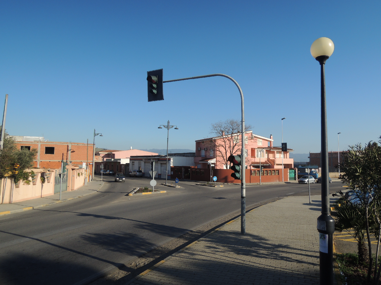 COMUNE DI MARACALAGONIS Provincia di Cagliari Lavori di realizzazione di una rotonda spartitraffico all'incrocio tra la via Circonvallazione e la via Cagliari.