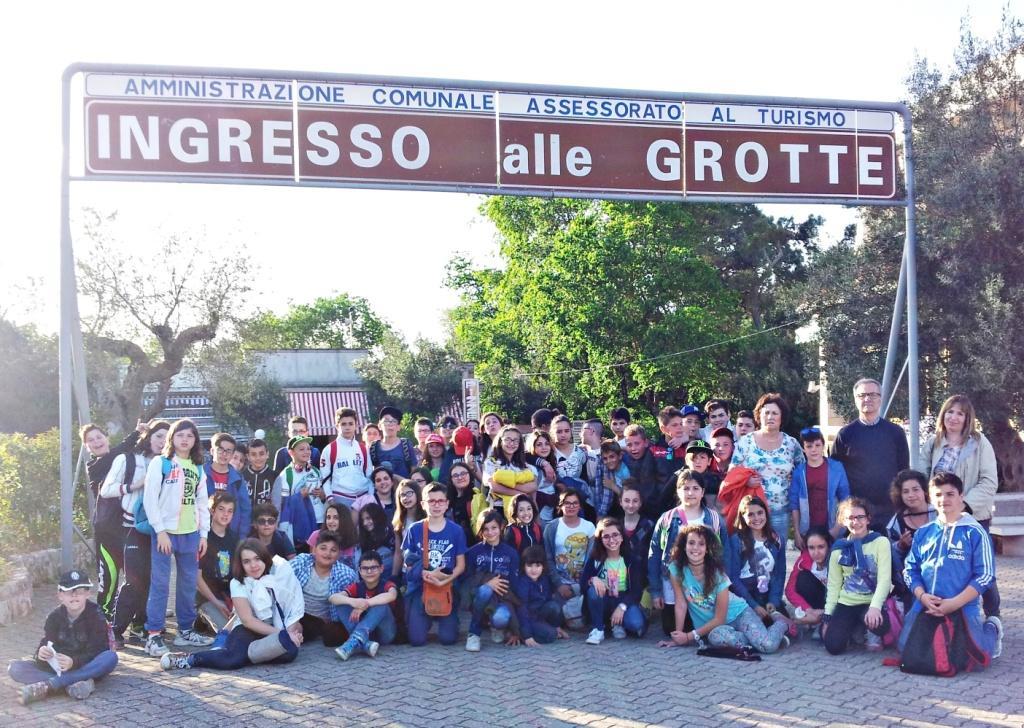 VISITA GUIDATA _ALTAMURA e GROTTE di CASTELLANA_ Giovedì 7 Maggio 2015 gli alunni delle classi prime della Scuola Secondaria di 1 grado dell