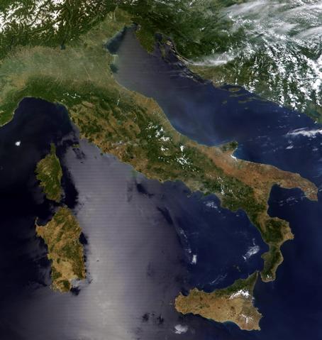 I collegamenti inland: autostrada Il porto della Spezia è situato lungo l importante corridoio Tirreno-Brennero, una delle principali vie Nord-Sud che connette l Italia centrale con le maggiori aree