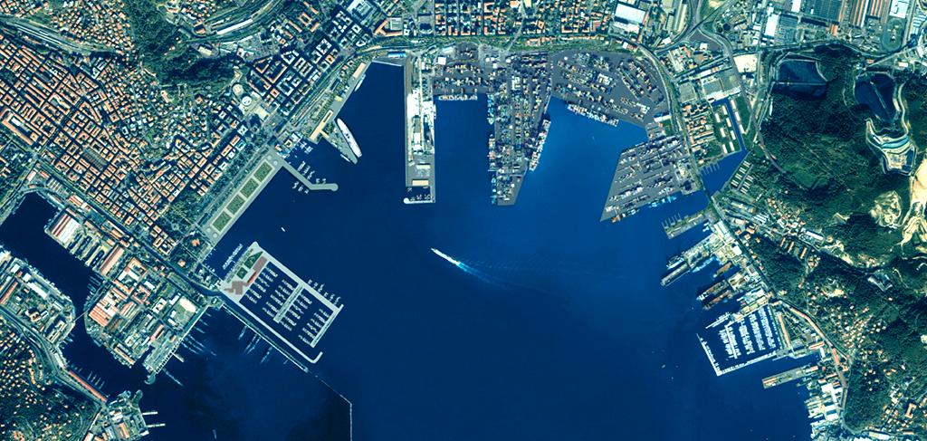 Il porto I principali progetti del porto riguardano l ampliamento del Molo Garibaldi e la realizzazione del terzo Bacino, sul lato orientale del porto.