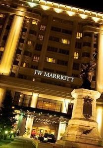 JW Marriott Bucharest Grand Hotel 5* L albergo Marriott di Bucarest offre la migliore eleganza e il migliore comfort europeo con oltre 402 stanze di lusso, 6 ristoranti, un centro congressi, un