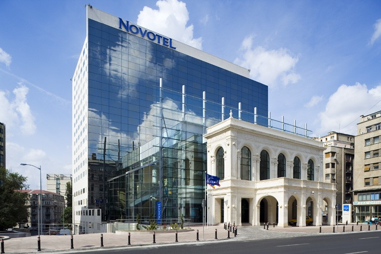 Novotel Bucharest City Centre 4* Novotel Bucarest City Centre è la scelta ideale per un viaggio d affari, una breve pausa o un soggiorno nella città.