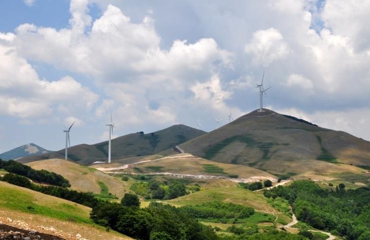 I PARCHI EOLICI IN ITALIA 7 impianti Potenza installata: 112 MW Il parco eolico di Castelnuovo di Conza (SA) Fossato di Vico Castelnuovo di Conza San Martino in Pensilis Minervino Campagna Ricigliano