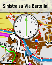 Durante la navigazione di una traccia il Garmin punta sempre, tramite la sua bussola e tramite il segnale GPS, al punto seguente della traccia fornendo le indicazioni sulla direzione da seguire per