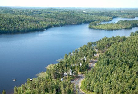 Il labirinto azzurro del lago e delle isole del Saimaa, il sistema lacustre più importante della parte orientale delle Finlandia, fanno vivere un'esperienza indimenticabile.