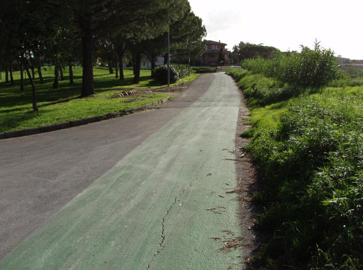 58 G1 PARCO BBLICO ATTREZZATO Percorso pedonale e ciclabile lungo l argine dell Arno, con pavimentazione