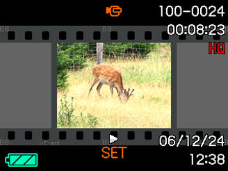 RIPRODUZIONE Riproduzione e montaggio di un filmato Riproduzione di un filmato Usare il seguente procedimento per riprodurre un filmato registrato con questa fotocamera. 1.