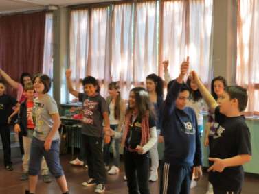 LA RAPPRESENTAZIONE FINALE E il punto d arrivo del percorso. E un momento importante e delicato. I ragazzi si esibiscono in presenza dei loro genitori in aula magna.