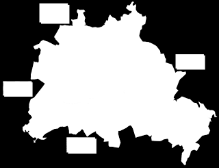 Nello stesso tempo, molti turisti occidentali e tedeschi residenti nella parte filoamericana si recarono nella parte Est della città (filosovietica) per fare la spesa alimentare o per andare al