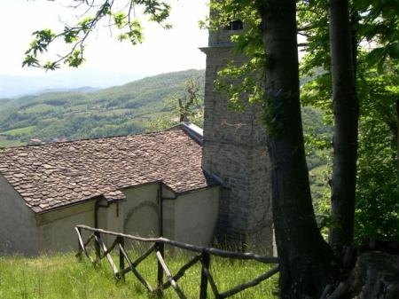 7 San Cristoforo La chiesa di San Cristoforo, posta nel contesto di questa Curtis, fu certamente fondata dai monaci bobbiensi e rappresentò un punto di riferimento per i viandanti che dalla pianura,