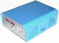 Generatore: Il generatore fornisce impulsi di energia ad alto voltaggio e ad alta frequenza,