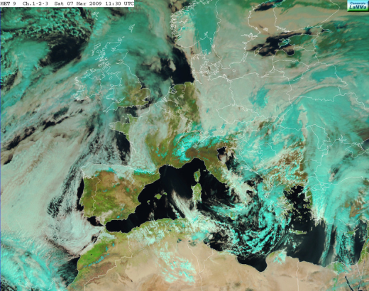 STRUMENTI DI OSSERVAZIONE 7 Immagine del canale 10 (infrarosso termico): le nubi sono colora te artificialmente per metterne in risalto la temperatura della superficie. Temp.