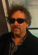 Il regista: Tim Burton Chi è Tim Burton? Quali dei suoi film conosci? Quali temi gli sono cari?