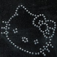 blister da quattro pezzi con istruzioni per l'uso, dimensioni mm 80x54 247952 - STRASS HELLO KITTY MA7952 in strass cristallo ss12 termoadesivi, dimensioni massime 60x55mm, blister singolo.