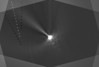 La derivata radiale e rotazionale La materia generalmente si muove in direzione radiale dal nucleo della cometa.
