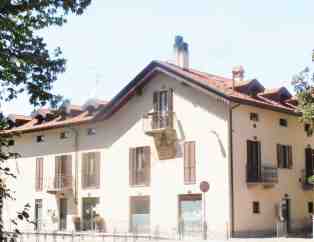 BODIO LOMNAGO - CASE E VILLE TOP CATEGORY Bodio Lomnago, Villa Nivola, residenza di campagna composta da una villa di 800 mq e circondata da 7 ettar di prati e colline, affacciata sul lago di Varese