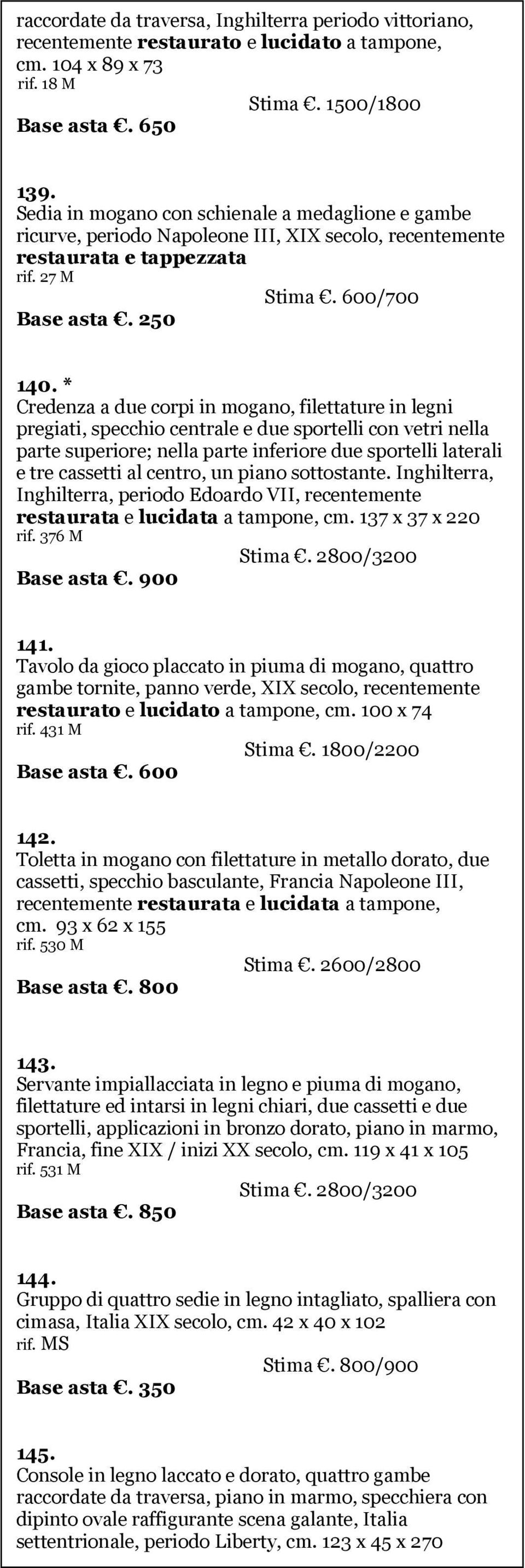 * Credenza a due corpi in mogano, filettature in legni pregiati, specchio centrale e due sportelli con vetri nella parte superiore; nella parte inferiore due sportelli laterali e tre cassetti al