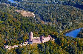 30/06 sab: RUNDALE RIGA (km 70) Colazione in hotel e visita del magnifico Palazzo d Inverno, residenza estiva del duca di Curlandia Ernst Johann Biron, capolavoro del Barocco in Lettonia.