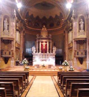 L evoluzione del presbiterio della chiesa. Nel corso degli anni, il presbiterio della chiesa ha cambiato la sua conformazione.