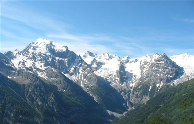 Rifugio Forcola Malga di Stelvio Monte Cavallaccio montagne davanti a se: di fronte si ergono maestosi il massiccio dell Ortles con la Vedretta di Madaccio e la Cima di Trafoi.