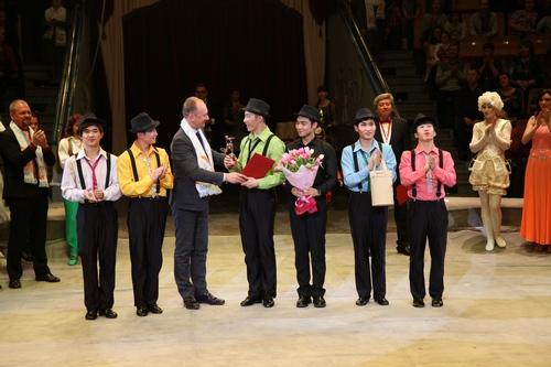 Bronzo: "Dancing in the rain", diabolo, Cina VII Festival di Izhevsk: Anastasiya Stykan 10.03.