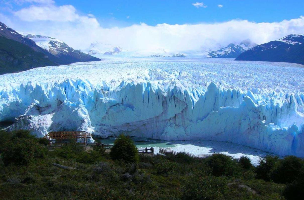 ARGENTINA E PATAGONIA IL MAGICO MONDO DI GHIACCIO DAL 04 AL 13 FEBBRAIO 2017 Fino alla fine del mondo. Una fuga dove lo spazio è senza confini. La natura sovrana.