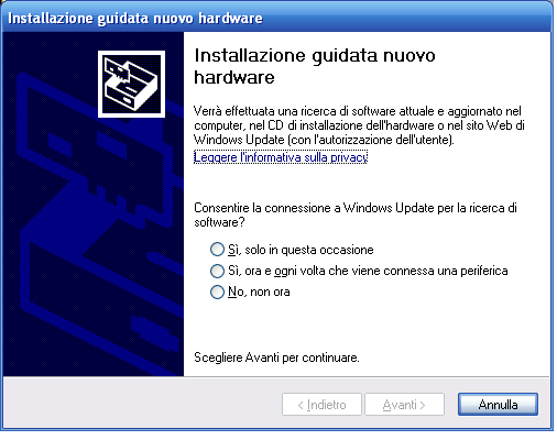 Innestare dapprima il connettore tipo B del cavo USB (cod.61.942) nell'apposita presa presente sull'interfaccia USB Combivox (cod.15.812 e cod.15.814). 2.