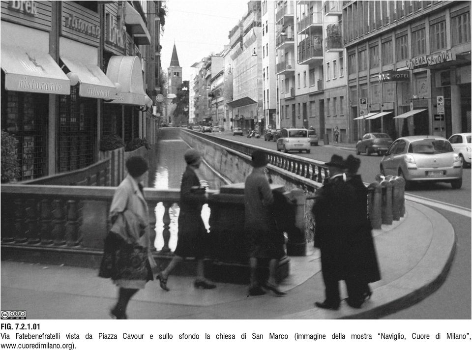 Cavour e sullo sfondo la chiesa di San