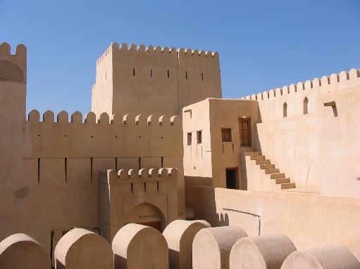 territorio circostante. Proseguimento per NIZWA, arrivo e sistemazione in hotel. Cena e pernottamento. Hotel Golden Tulip ( o similare ) Nizwa http://www.goldentulipnizwa.