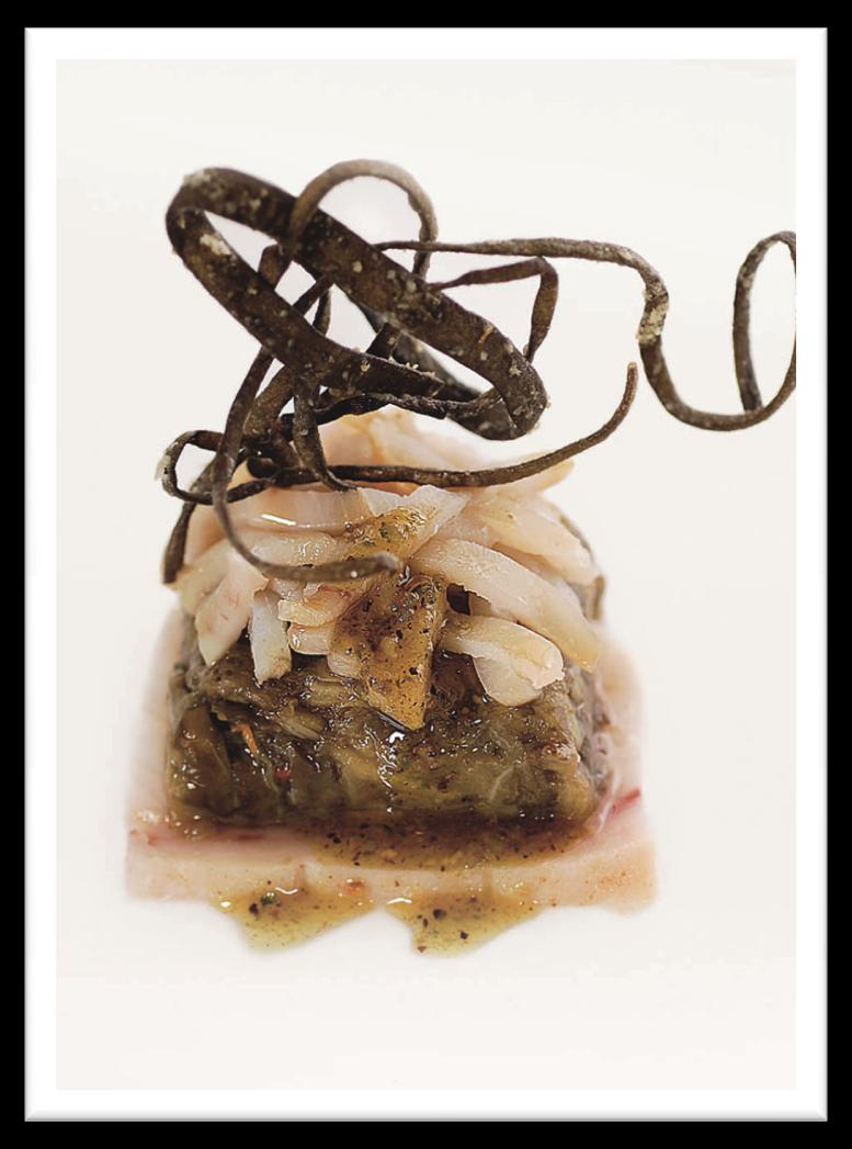 Pesce Spada delicato* Melanzane Spicchi d aglio 1 Olio Extravergine di oliva I 3 Cenobi Prezzemolo Pepe nero macinato Salsa al Pistacchio Verde di Bronte D.O.P. 320g 1kg Arrostire al forno le melanzane per 40 minuti a 200 C, pelarle e tagliarle a dadini.