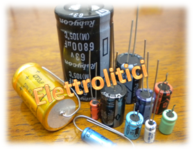 I condensatori a film plastico sono realizzati con un film di materiale plastico metallizzato, del tipo: polistirolo, mylar, policarbonato, poliestere, teflon.