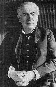 Edison ha evidenziando che la sua lampada a incandescenza ha illuminato il mondo.