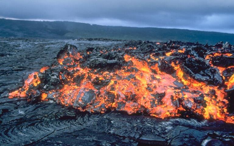 MAGMATISMO Il termine indica tutti i processi legati all origine e movimento di roccia