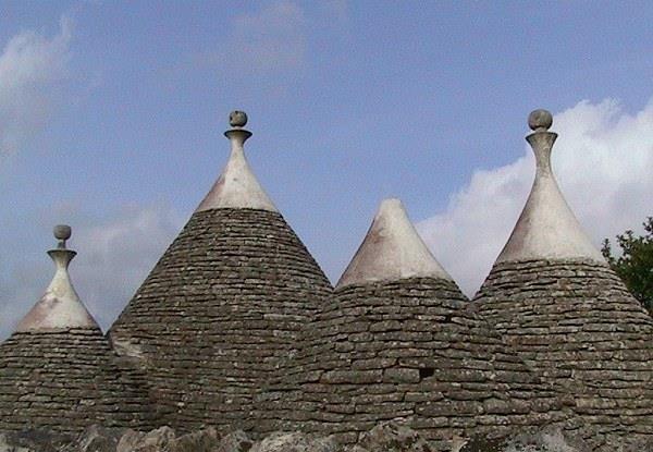 Ad esempio la volta del trullo viene realizzata senza