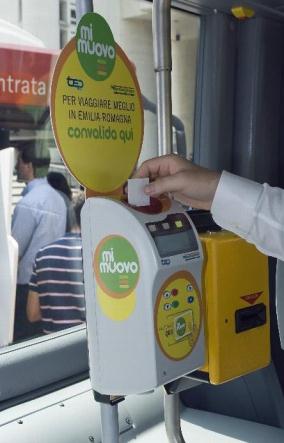 Mi Muovo, la carta unica della mobilità regionale FLASH Carta unica per la mobilità regionale Tariffazione integrata treno-autobus Possibilità di caricare diversi contratti Agevolazioni