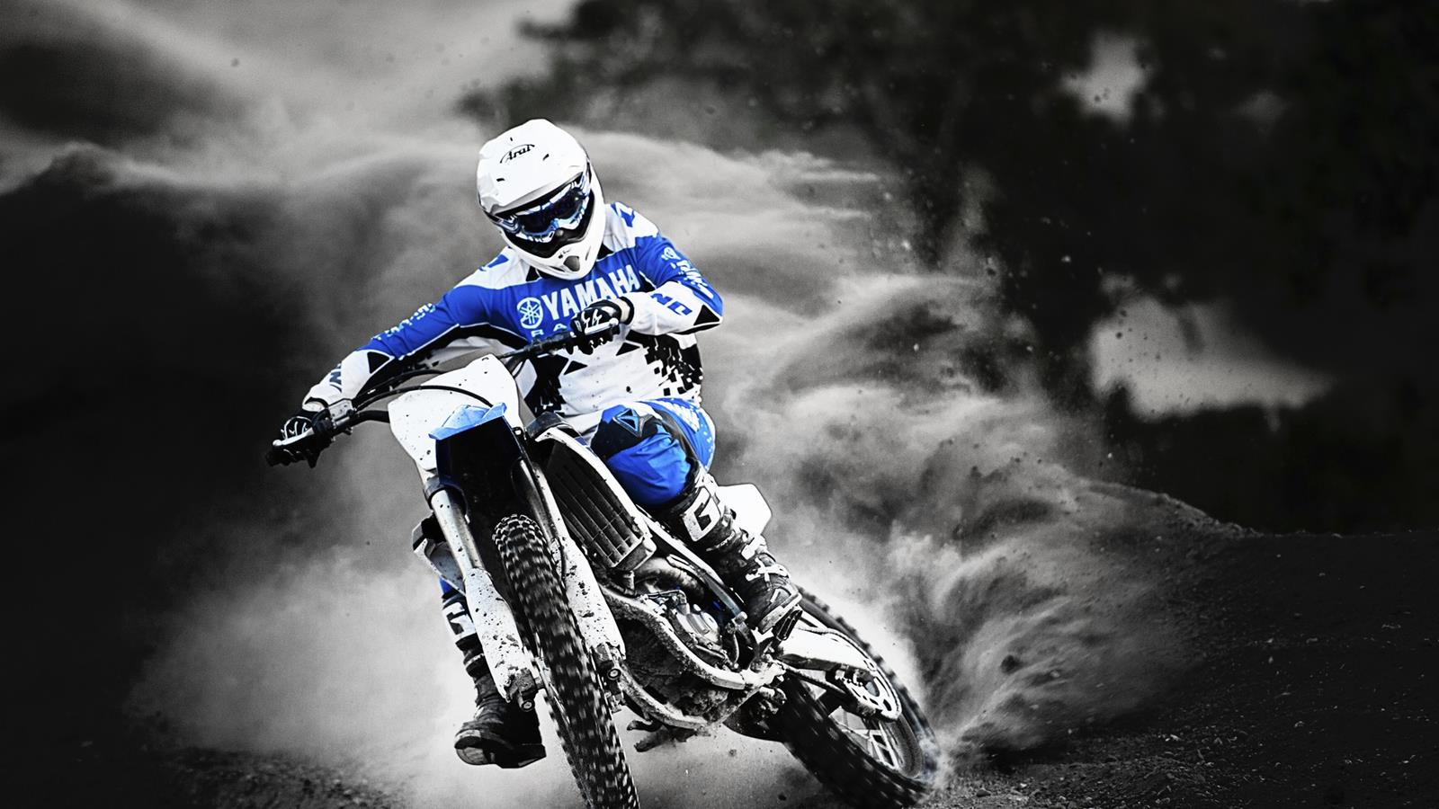 Più leggera, più veloce, più agile. Sempre più YZ. Veloce, agile e ultrareattiva, YZ450F è il vertice assoluto di tutto il know-how, l'esperienza e l'immensa passione per l'off-road di Yamaha.