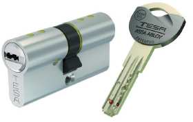 Cilindro TX80 LEOPARD Il cilindro TX8O LEOPARD è dotato di sistemi di protezione di alta qualità. La chiave brevettata non è a distribuzione libera.