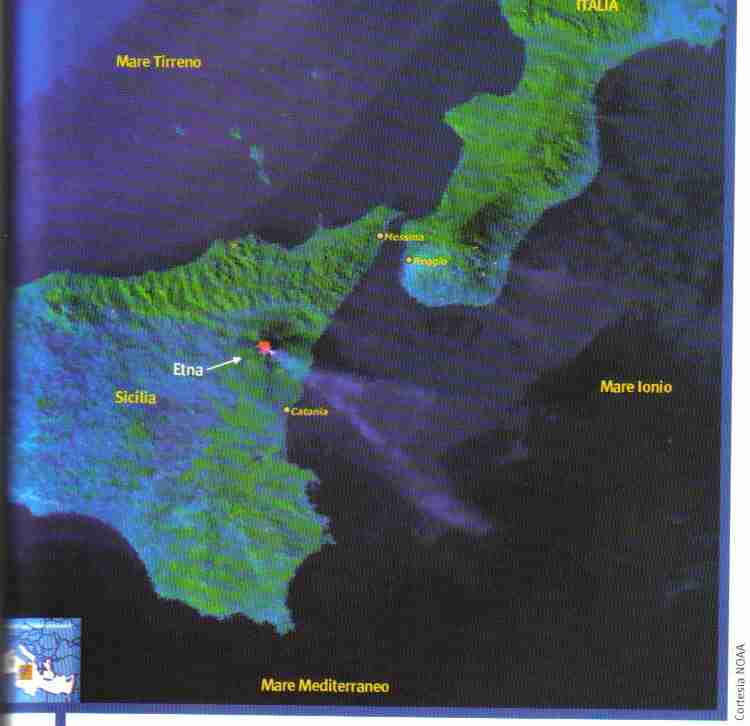 Immagine in falsi colori, ripresa dal sensore AVHRR a bordo dei satelliti NOAA, dell'eruzione dell'etna.