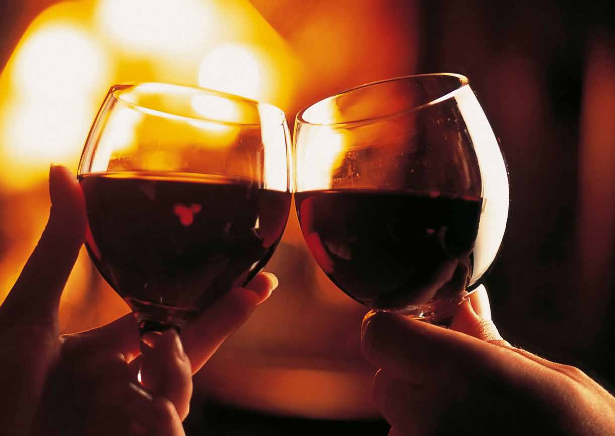 vino Solitaly è in continua ricerca di vini perfetti e offre una ricca selezione di vini bianchi, rossi e rosè, frizzanti o fermi, DOP, DOCG e IGP, sempre in favore delle richieste dei propri