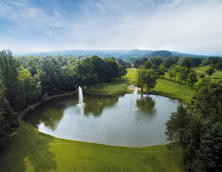 Giovedì del Tartufo Bianco d Alba Giovedì 29 Settembre 2016 18 buche stableford - 3 categorie Le iscrizioni seguiranno le norme in vigore presso il Golf Club Cherasco (tel.