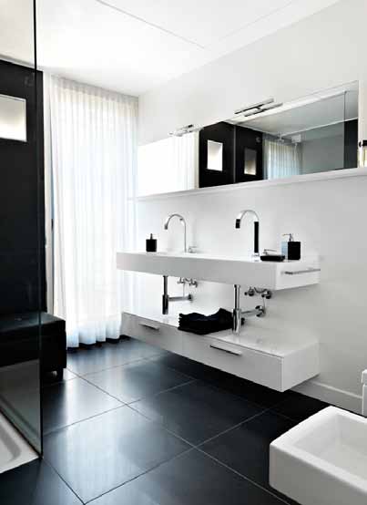 Particolari del bagno e della camera padronale con mobili realizzati