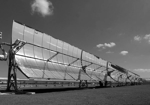Fotovoltaico esempi di prodotti attesi Energia solare a concentrazione per la produzione di energia elettrica grandi specchi parabolici lineari di oltre 5 metri concentrano la l radiazione solare su