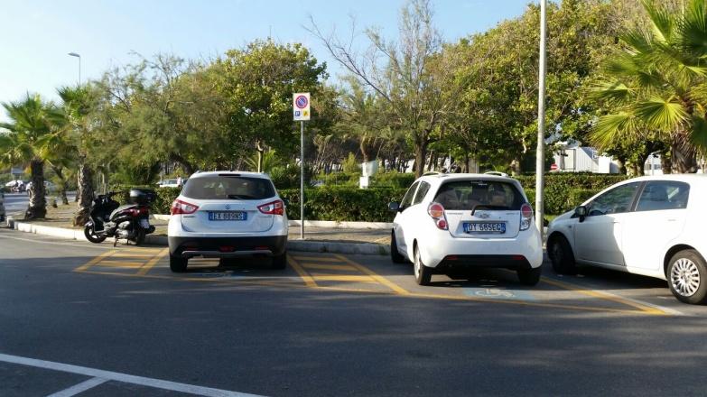 ARRIVO ALLA STRUTTURA Marina di Carrara dispone di moderne strutture balneari con una lunga spiaggia di sabbia fine.