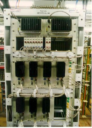 Descrizione generale del SST Armadio di stazione Le principali caratteristiche sono: Acquisizione degli input digitali vitali (fino a 10); Individuazione per mezzo dello stato degli