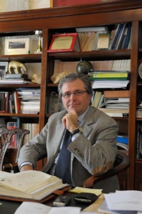 Ragusa concorrente del centrosinistra, e attualmente consigliere di opposizione all amministrazione di Grottaglie con sindaco del Pd.