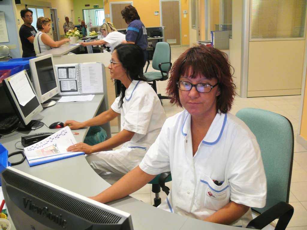 Triage globale - Infermiere dedicato alla funzione - Standard di valutazione globale del paziente - Controllo e regolamentazione di tutti gli accessi al PS da parte dell infermiere dedicato -