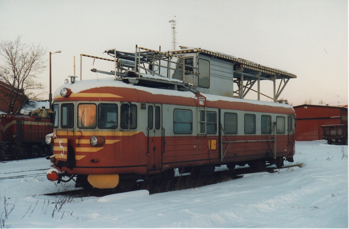 dia agevola il trasporto ferroviario delle merci rispetto a quello stradale. Questa forte presenza di traffico merci ha fatto si che sulla rete fondamentale siano normalmente ammessi pesi di 22.