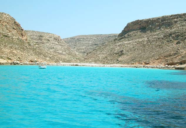 Lampedusa Resort Lampedusa: Cala Pulcino La soluzione ideale per vivere in piena libertà una vacanza a Lampedusa è soggiornare in appartamento.