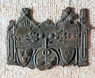 Distintivo della Sindone 135 Distintivo della Sindone 136 Insegne di pellegrinaggio, XV sec., «Notre-Dame de Boulogne» Insegne di pellegrinaggio, XIII- XIV sec.