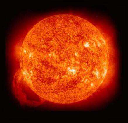Il sole e l irraggiamento Radiazione solare: energia elettromagnetica emessa dai processi di